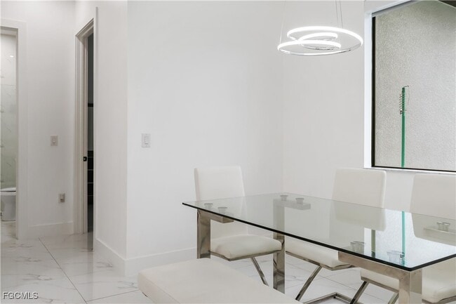 Building Photo - 331 NE 7th St