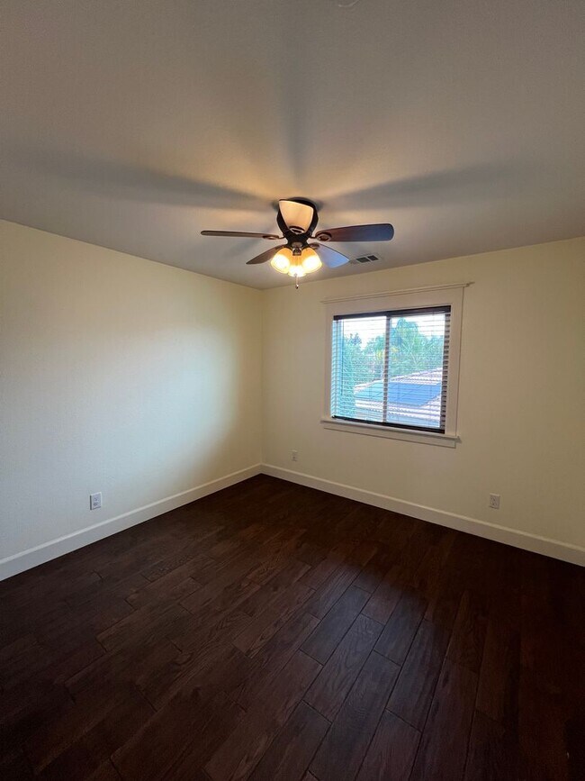 Building Photo - 14816 Huckleberry Dr