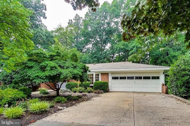 Building Photo - 14904 Claude Ln