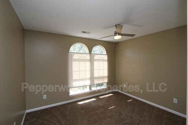 Building Photo - 407 Soft Breezes Ln