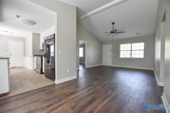 Building Photo - 109 Cove Crest Dr