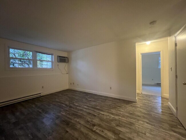 Primary Photo - Price reduced! June 1st move in! Tour 5/22...