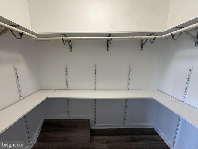 Building Photo - 4005 Blakney Ln SE