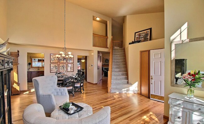 Building Photo - Spacious 4-Bedroom Home with Huge Fenced Y...