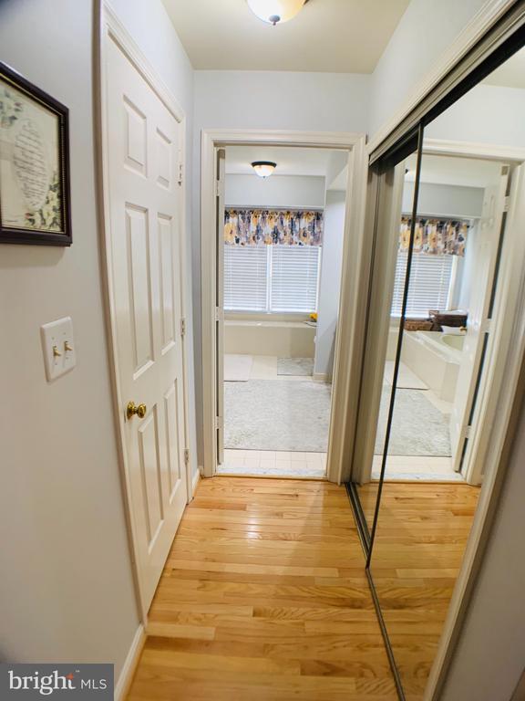 Building Photo - 8604 Oak Chase Cir
