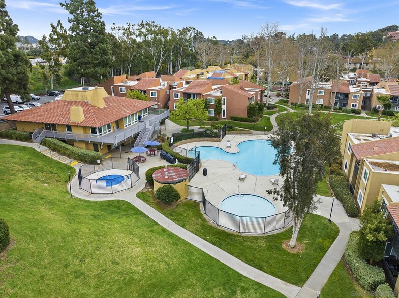 Building Photo - 17131 W Bernardo Dr