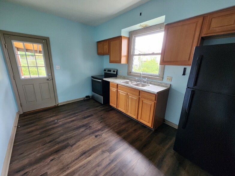 Building Photo - 308 Menoher Wy