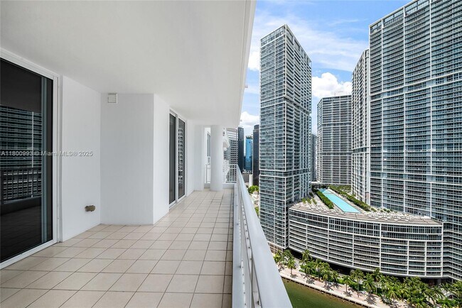 Building Photo - 801 Brickell Key Blvd