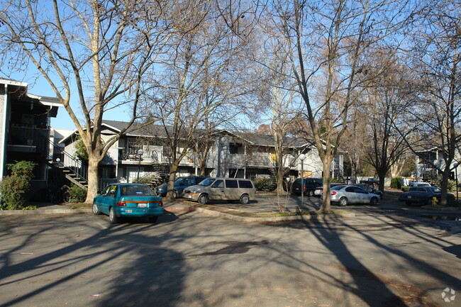Building Photo - Aspen Villa