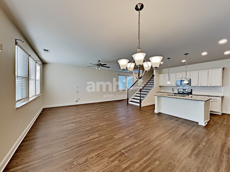 Building Photo - 114 Lindridge Dr