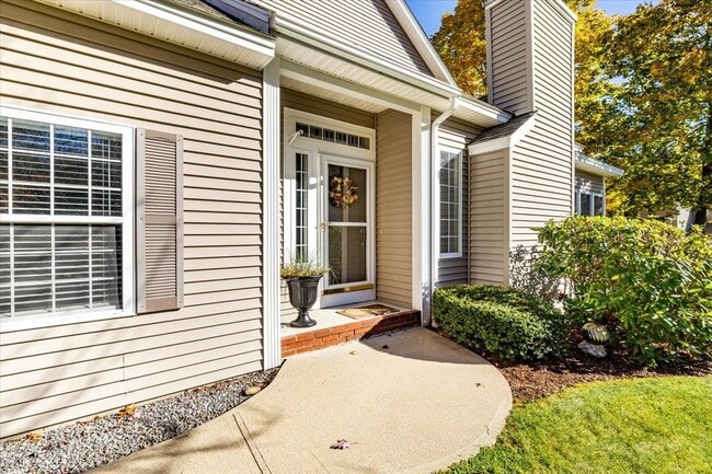 Building Photo - 1 Summer Snow Ln