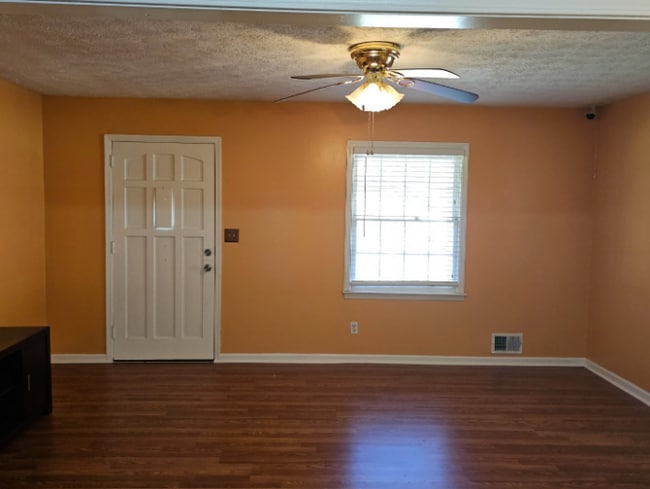 Building Photo - 6116 Evans Dr
