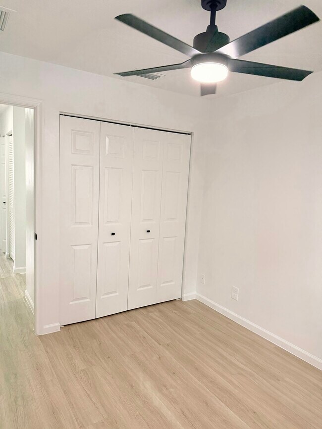 Building Photo - 3102 Coral Ridge Dr