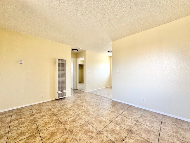 Building Photo - 4081 Rosecrans Ave