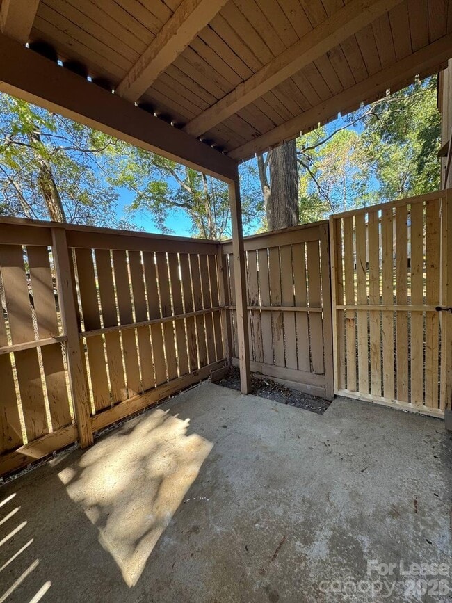 Building Photo - 1466 Riverwood Ct