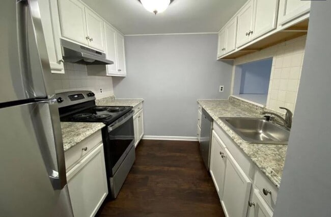 Kitchen - 11 Sailboat Cir