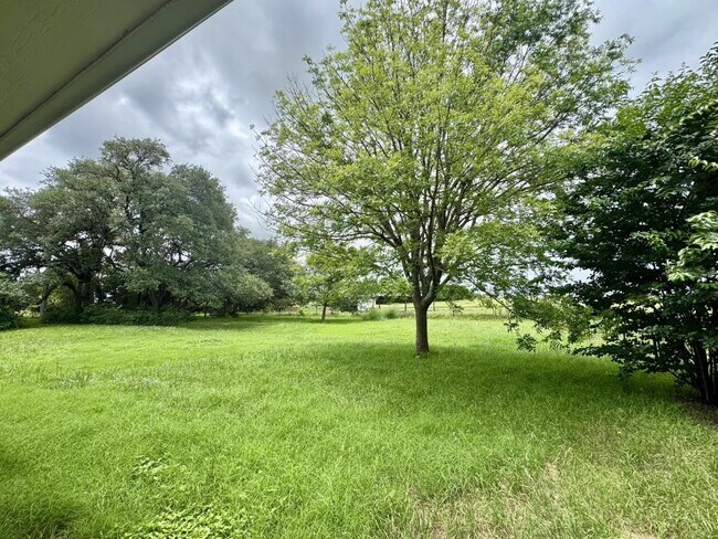 Building Photo - 465 Austin Hines Dr