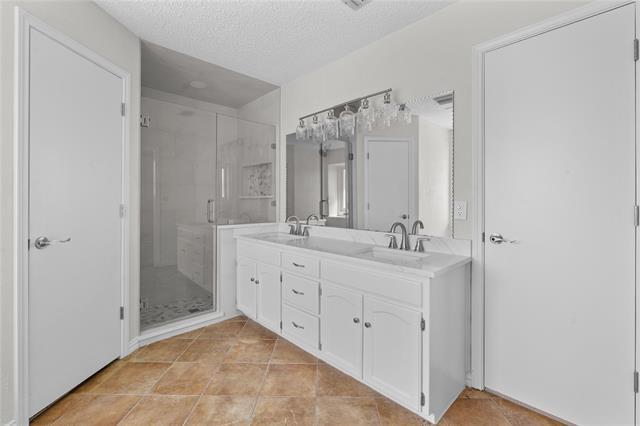 Building Photo - 1106 Almond Dr