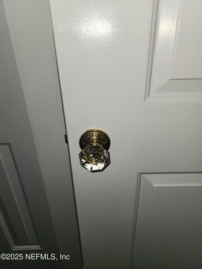 Building Photo - 212 St Johns Ave