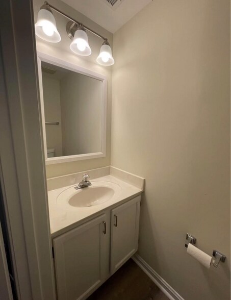 Building Photo - 2950 Strauss Terrace