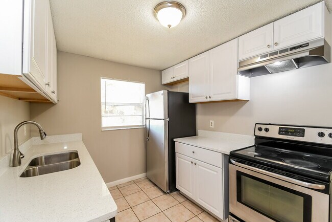 Building Photo - 7651 McCowan Dr