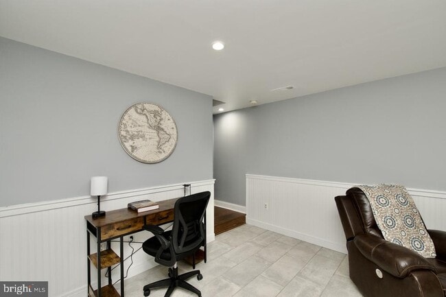 Building Photo - 5576 Neddleton Ave