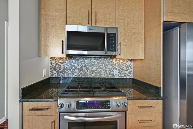 Building Photo - 400 Beale St