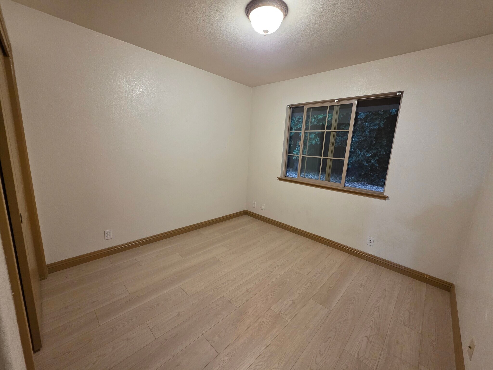 Building Photo - 805 H St