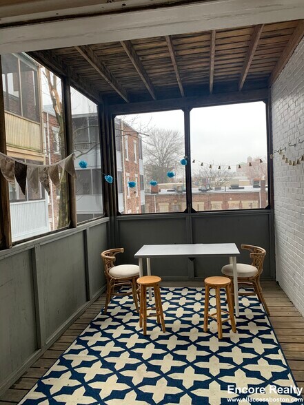 Building Photo - 33 Highgate St