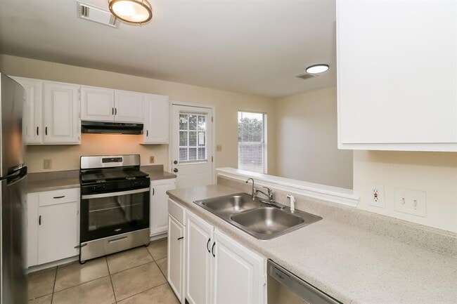 Building Photo - 11612 Gemmer St