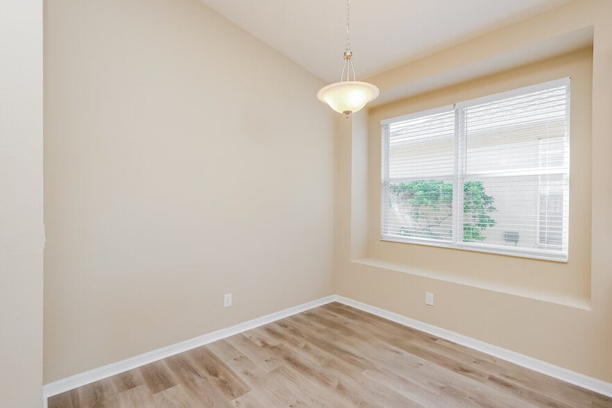 Building Photo - 5234 Clover Mist Dr