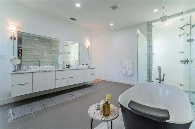 Building Photo - 4826 March Ave