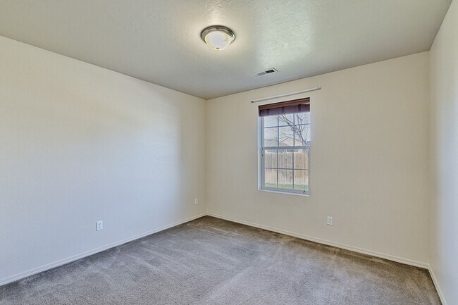 Building Photo - 1052 N Star Bright Ln