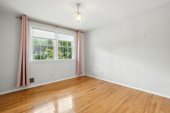 Building Photo - 49 Canoe Brook Pkwy