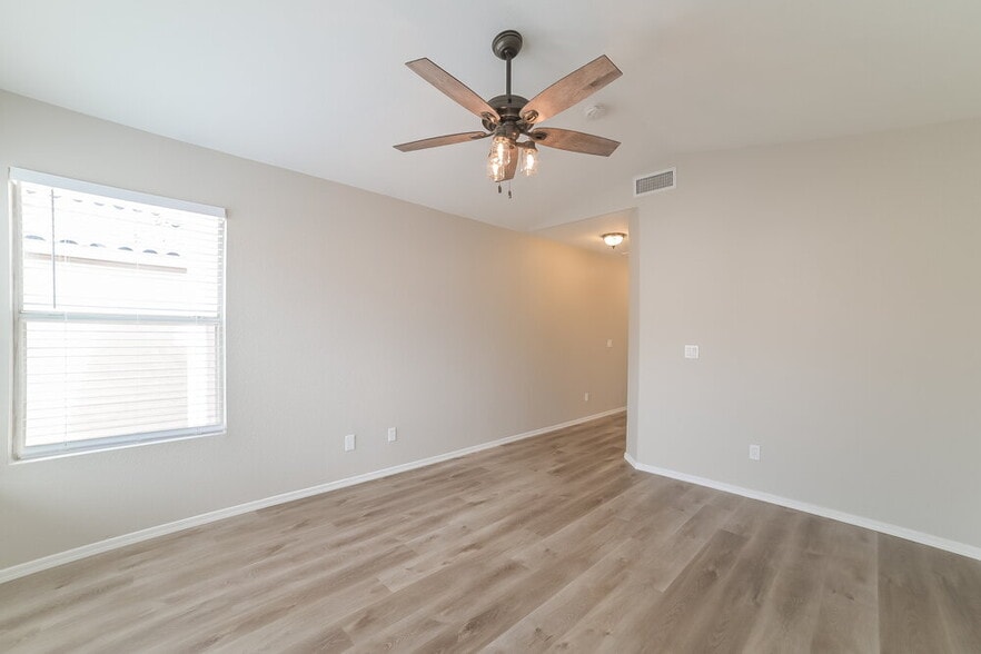 Building Photo - 4910 W Marco Polo Rd