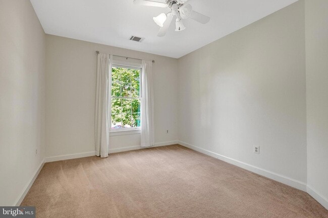 Building Photo - 47001 Smithwood Ct
