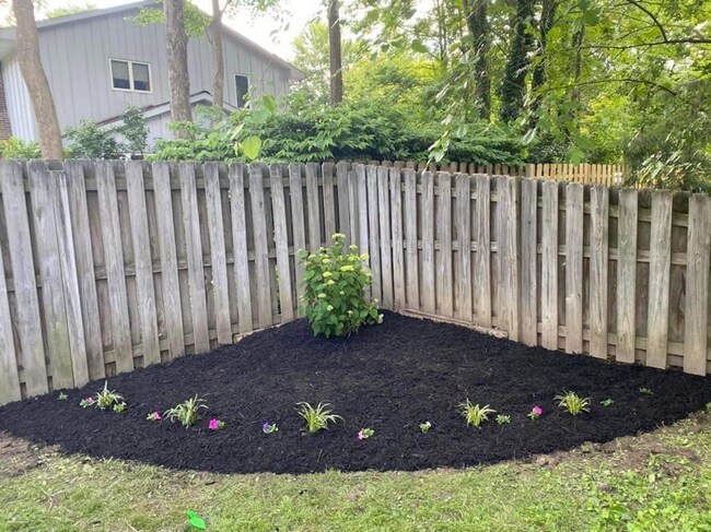 Building Photo - 10136 Fair Rd