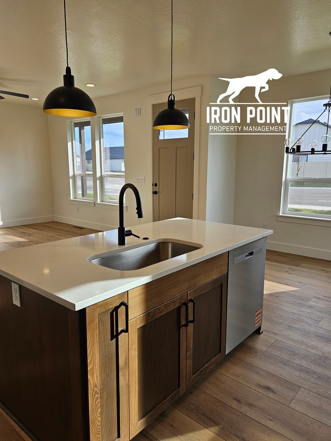 Building Photo - Brand New, Never-Lived-In 3-Bed, 2.5-Bath Townhome in Caldwell, ID – $1,000 Move-In Special!