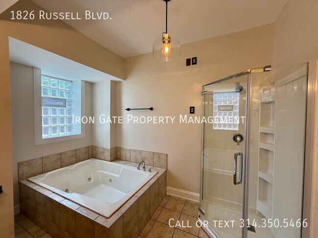 Building Photo - 1826 Russell Blvd