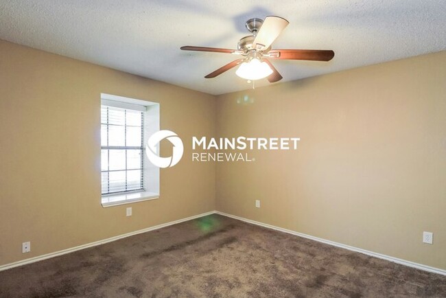 Building Photo - 934 Sanders Dr