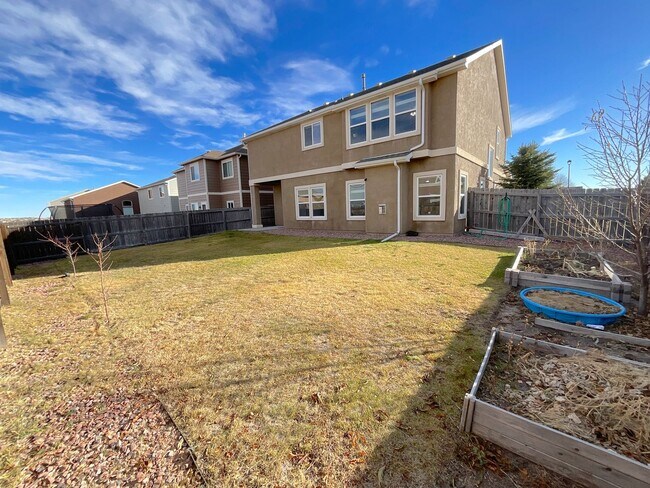 Building Photo - 3 Bedroom Home Available Near N Powers Blvd & Dublin Blvd!