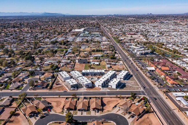 Building Photo - 432 S 32nd St