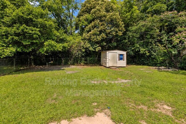Building Photo - 3613 Erwin Dr