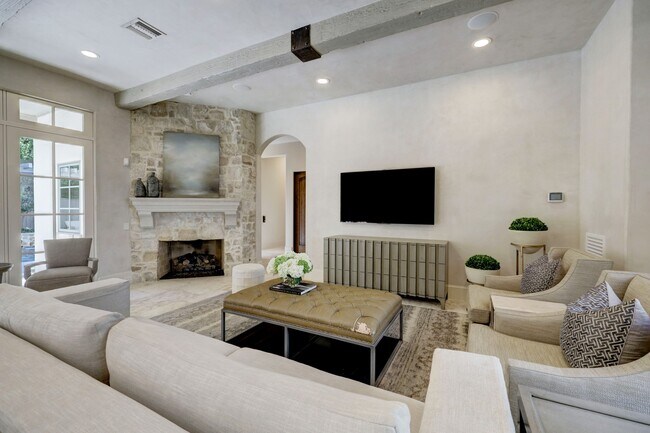 Building Photo - 5610 Lynbrook Dr