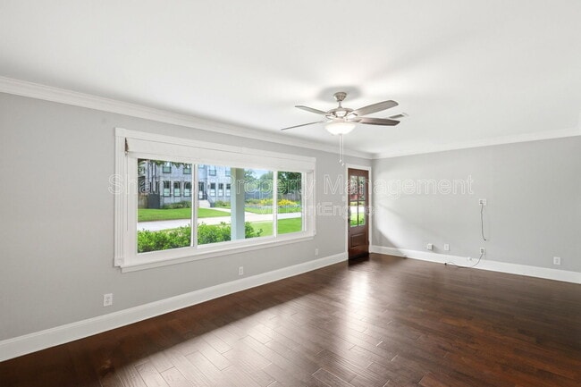 Building Photo - 2207 Saxon Dr
