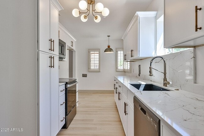 Building Photo - 63 W Windsor Ave