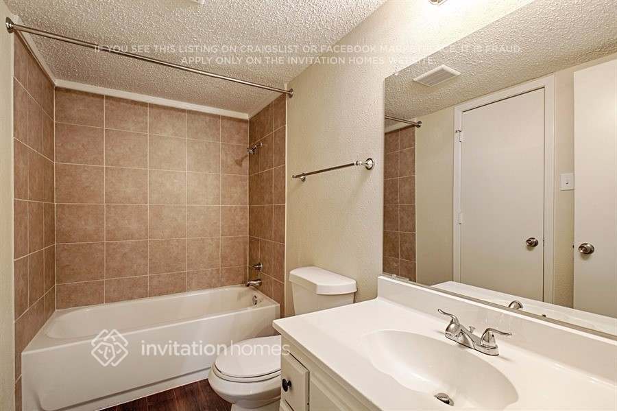 Building Photo - 1716 Delaford Pl