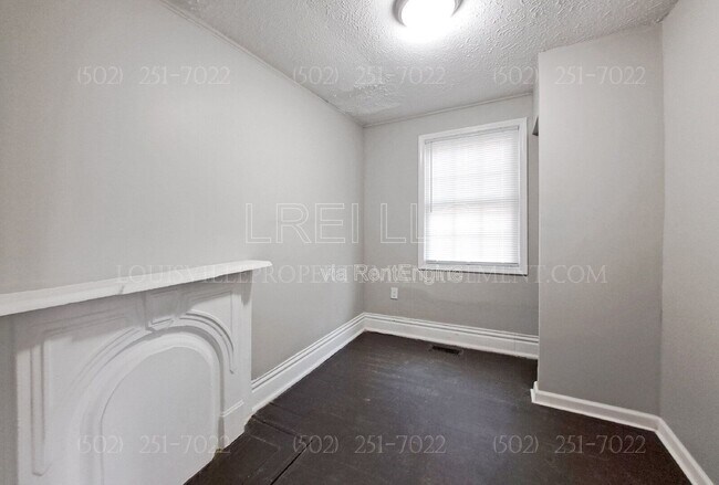 Building Photo - 2424 Rowan St