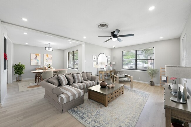 Building Photo - 4356 Phlox St