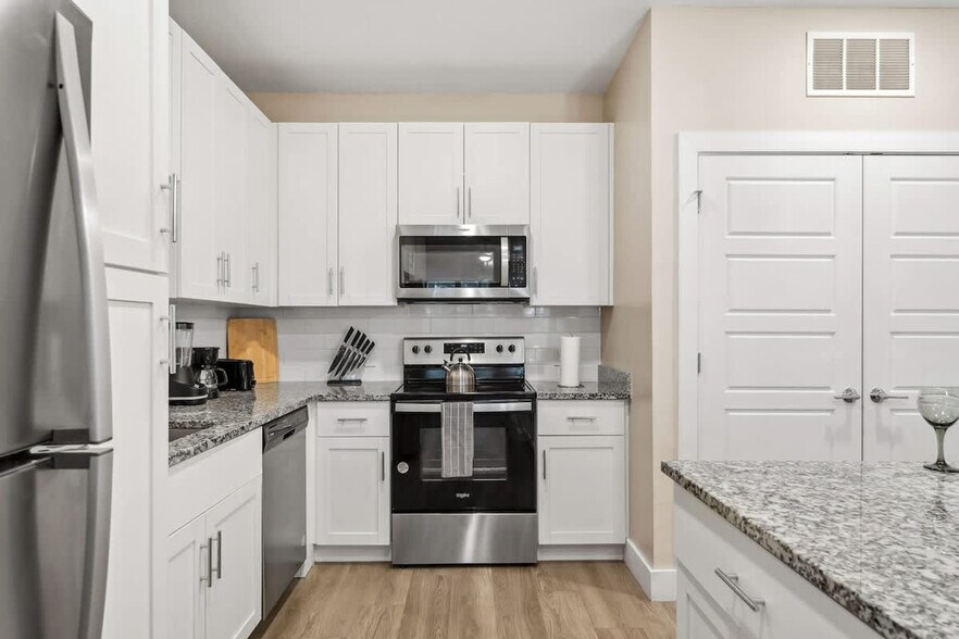 Building Photo - 12420 Rain Strm Ct